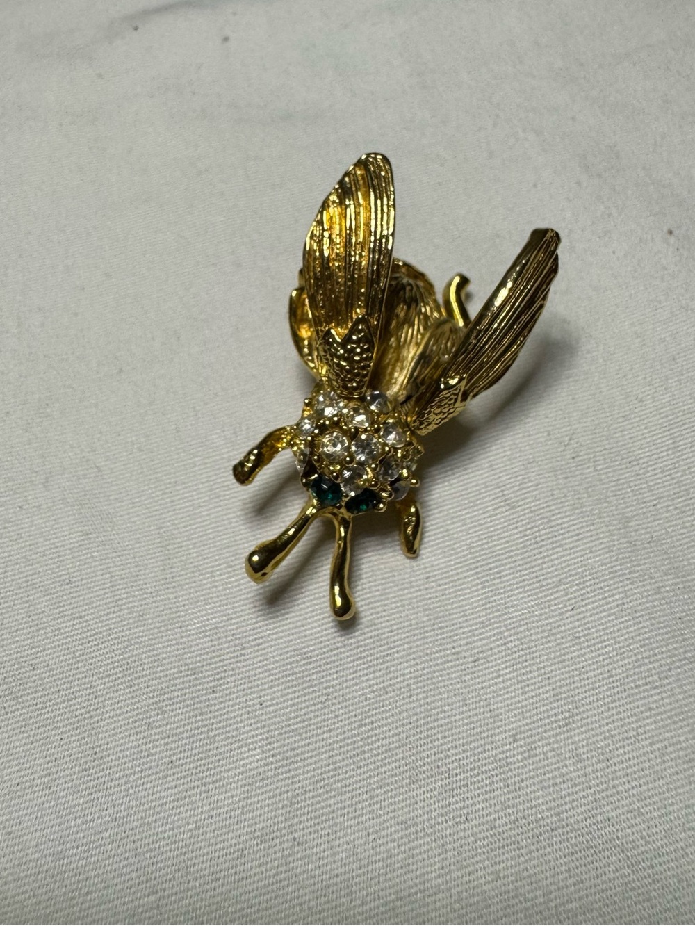 Vintage Trembler Gold Tone Bee Brooch Vibrating Wings Green Rhinestone Eyes